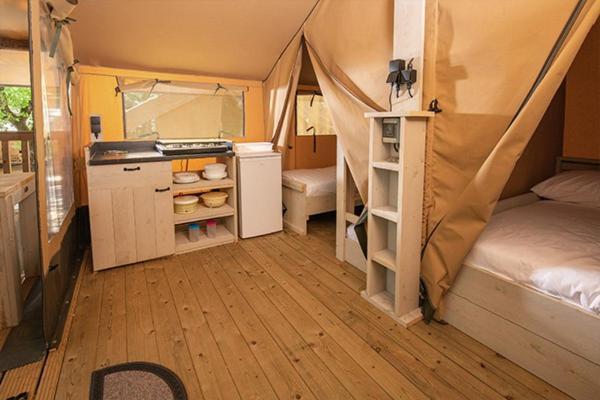 Camping Chateau De Galaure Chateauneuf-de-Galaure Eksteriør bilde