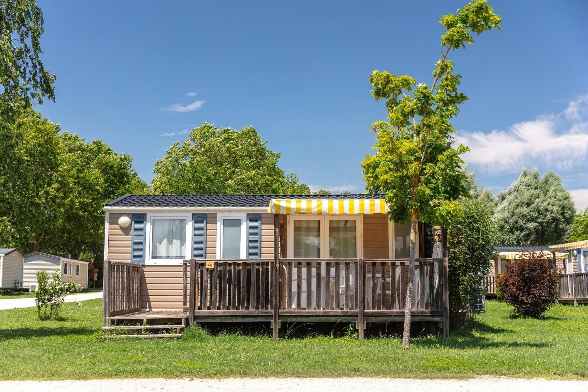 Camping Chateau De Galaure Chateauneuf-de-Galaure Eksteriør bilde