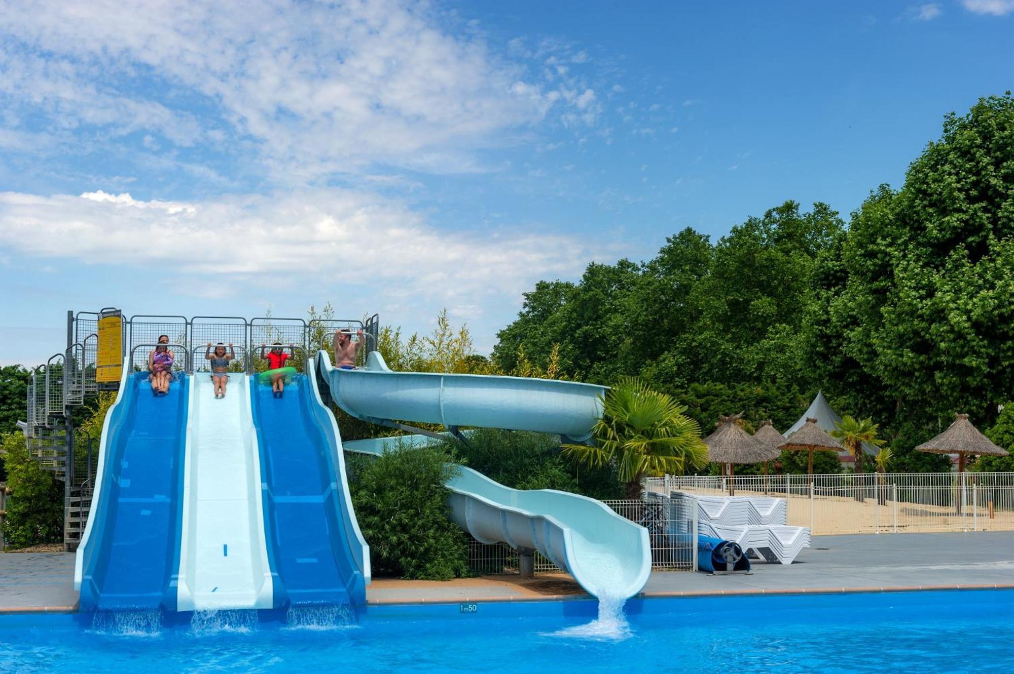 Camping Chateau De Galaure Chateauneuf-de-Galaure Eksteriør bilde